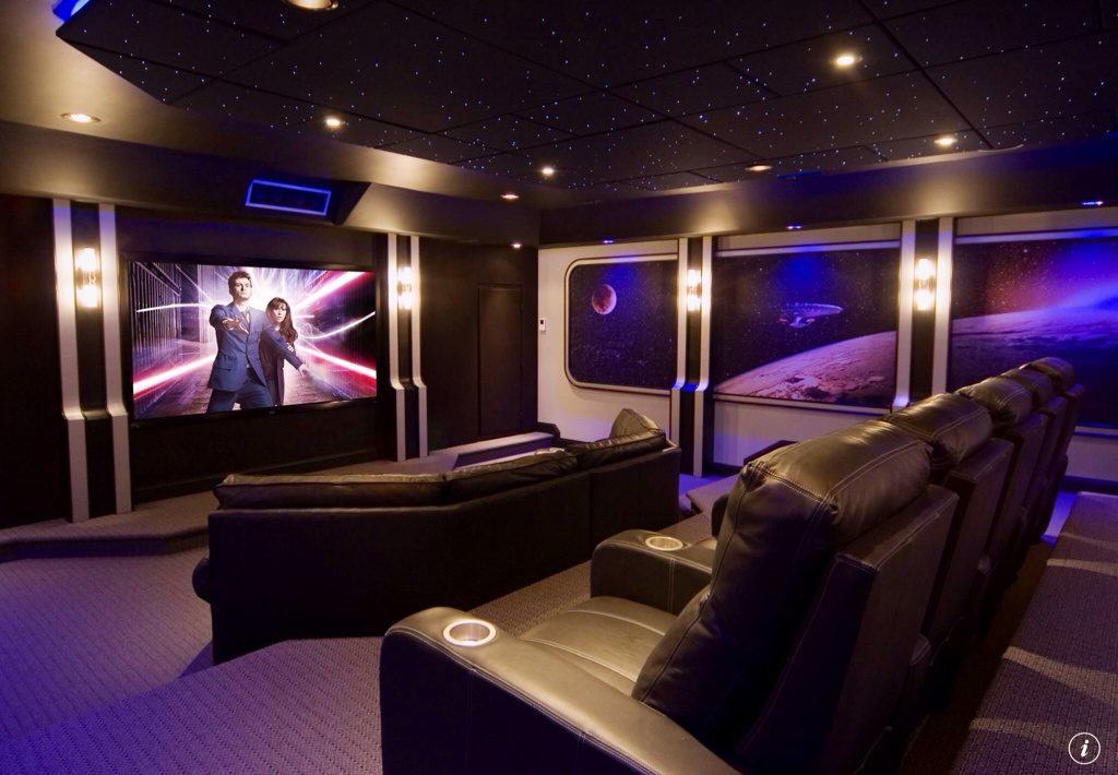 modern-home-theater-with-entertainment-center-i_g-ISlq697j2724780000000000-1T9fk
